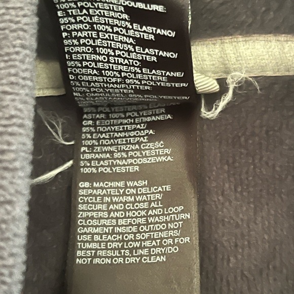 The North Face Woman’s Soft Shell Polyester XL Jacket - Picture 7 of 8